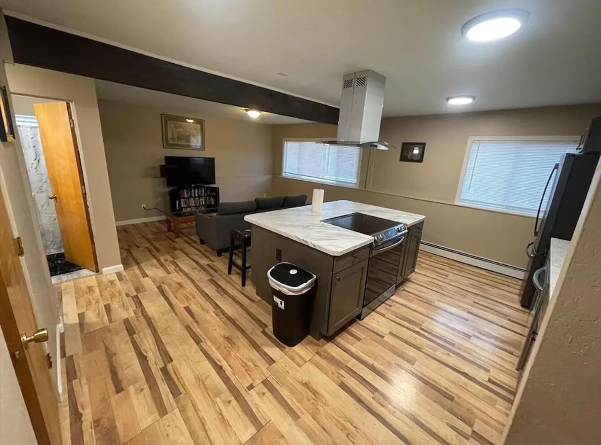 אנקורג' Centrally Located 2Br Spacious High-Speed Internet מראה חיצוני תמונה